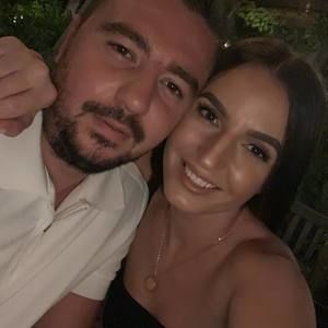 Meet your Posher, Esmerina